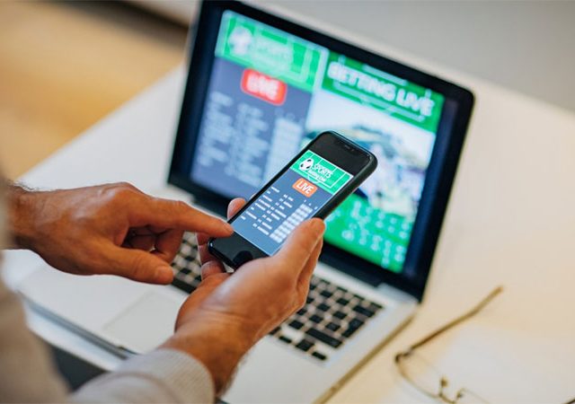 केंद्र सरकारचा बेटिंग आणि जुगाराच्या अ‍ॅप्सवर स्ट्राईक