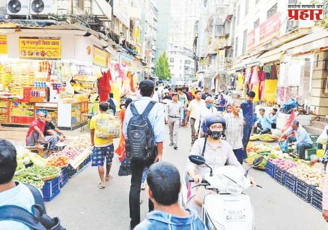 फेरीवाल्यांवरील कारवाईत सहायक आयुक्तांची बोटचेपी भूमिका