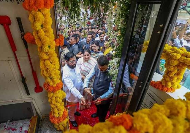 मुख्यमंत्र्यांच्या हस्ते एसटीच्या ‘राजमाता जिजाऊ’ बसचे लोकार्पण