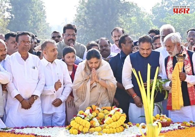 Yashwantrao Chavan Birth Anniversary : यशवंतराव चव्हाण यांच्या जयंतीनिमित्त उपमुख्यमंत्री सुनेत्रा पवार यांचे अभिवादन