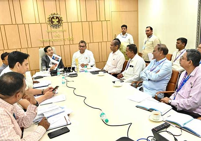 मच्छिमार आणि महिला कामगारांसाठी विश्रामगृह तातडीने खुले करण्याचे मंत्री नितेश राणे यांचे निर्देश