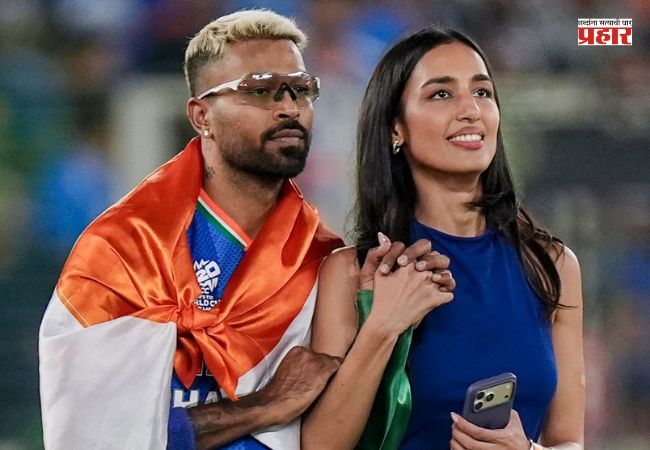 Hardik Pandya : हार्दिक पांड्याच्या ‘त्या’ कृतीवरून वाद; राष्ट्रध्वजाचा अवमान केल्याने पुण्यात तक्रार