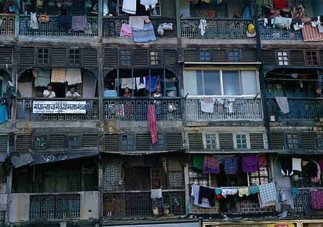 तब्बल २५ वर्षांच्या प्रतिक्षेनंतर चिखलवाडीतील रहिवाशांचे गृह स्वप्न पूर्ण