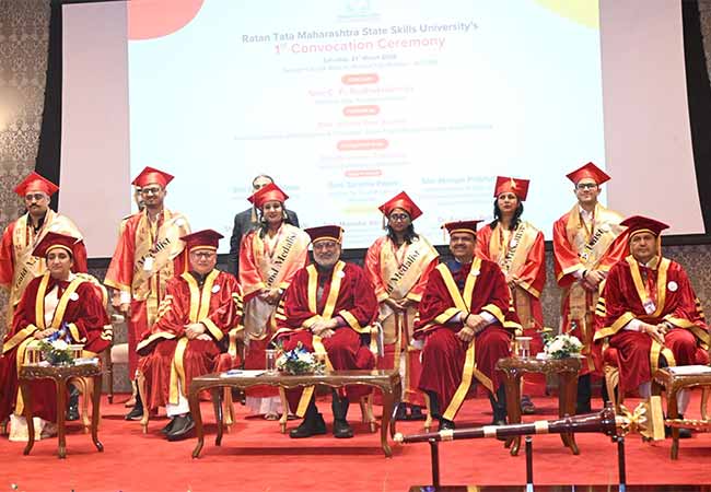 ‘उद्योजक होताना टाटांचा आदर्श ठेवा’