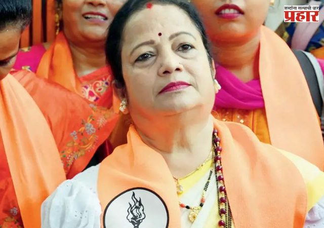 Kishori Pednekar: विरोधी पक्षात बसताच उबाठाच्या पेडणेकर आधीच पोहोचल्या नाल्याच्या काठावर