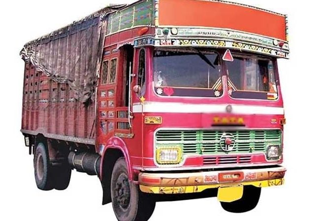 Maharashtra : अवजड वाहनांमध्ये क्लीनर बंधनकारक नाही, महाराष्ट्र सरकारचा ऐतिहासिक निर्णय