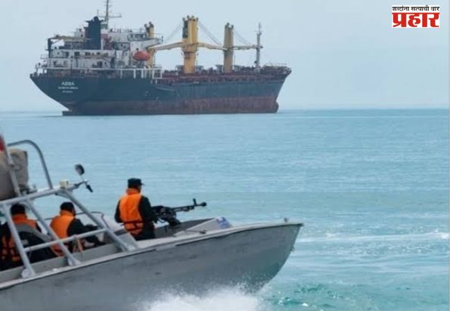 Iran : इराणचा तीन व्यापारी जहाजांवर गोळीबार