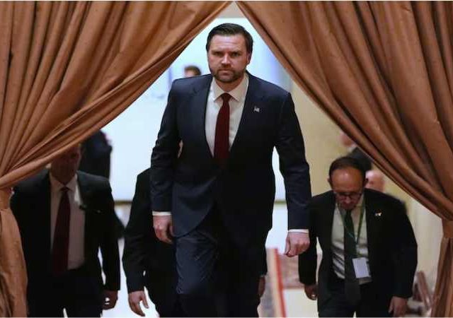 Iran-US Peace Treaty : ४० दिवसांच्या संघर्षाची २१ तास चाललेली चर्चा निष्फळ; जे.डी. व्हान्स पाकिस्तानमधून तातडीने निघाले, नेमकं काय घडलं?