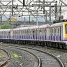 Mumbai Local : आता पश्चिम रेल्वेचा प्रवास होणार अधिक सोयीस्कर, लवकरच या स्थानकांवर धावणार 15 डब्यांची लोकल