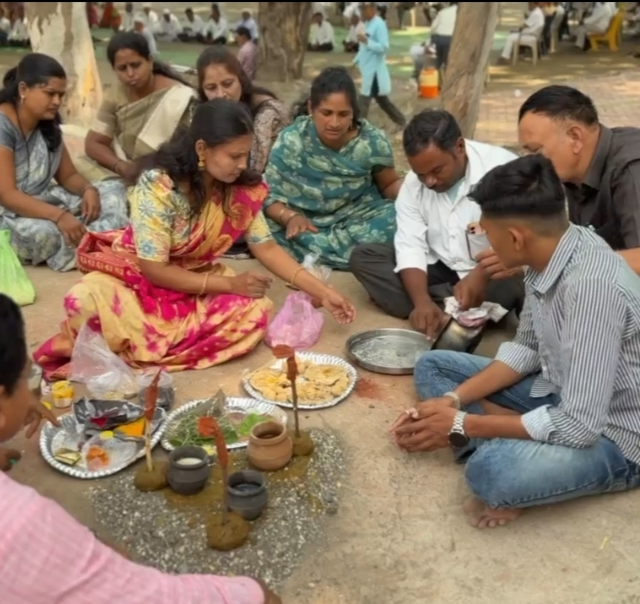 Ahilyanagar : जिवंतपणीच कावळा शिवला, सरपंचाने पत्नी, लेकरासह थेट दशक्रिया विधी उरकला ; नेमका कुठे झाला असा 'हा' आगळावेगळा दशक्रियाविधी ?