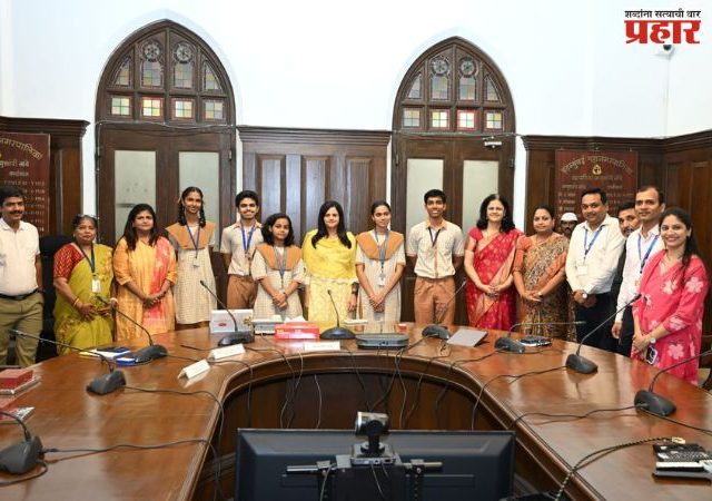 CBSE : ‘सीबीएसई’ दहावी परीक्षेतील गुणवंत विद्यार्थ्यांचा महापौर आणि आयुक्तांनी केला सत्कार