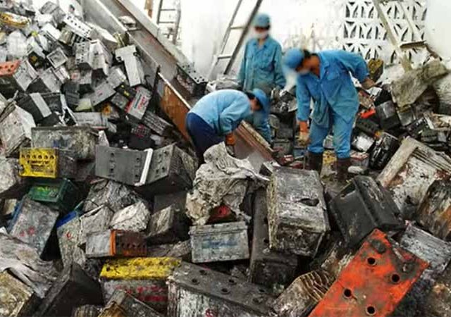 पर्यावरणप्रेमी की पर्यावरणाला हानीकारक आहे EV ?