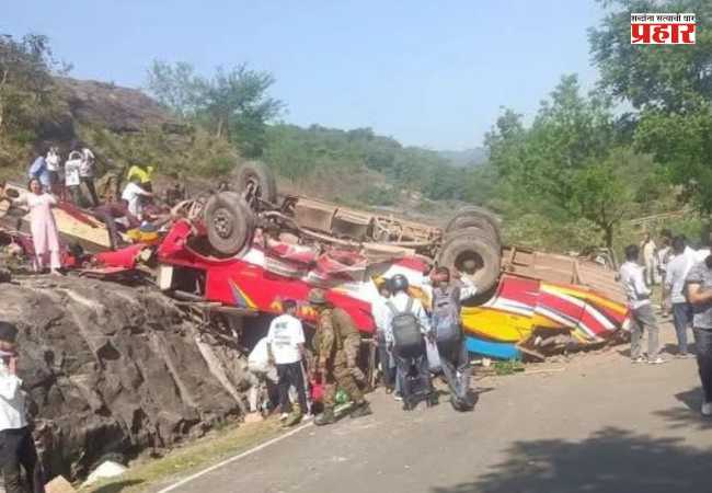 Jammu and Kashmir Accident : उधमपूरमध्ये प्रवासी बस खड्ड्यात कोसळून अपघात; १५ जणांचा मृत्यू, अनेक जखमी