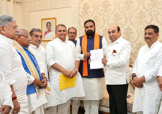 Bihar : बिहारमध्ये बुधवारी सकाळी तीन नेतेच घेणार शपथ