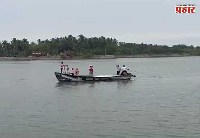 Karnataka Accident News : शिंपले गोळा करताना काळाचा घाला; एकाच कुटुंबातील १० जणांचा खाडीत बुडून मृत्यू