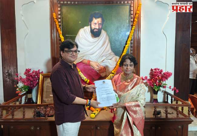 ज्येष्ठ अभिनेत्री उषा चव्हाण यांना उपमुख्यमंत्री एकनाथ शिंदे यांनी दिला दिलासा