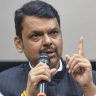 Devendra Fadnavis : इंधन बचतीसाठी मंत्र्यांच्या विमान प्रवासाला 'ब्रेक'