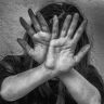 क्षुल्लक वादा वरून प्रियकराणे  प्रियसीला केली  मारहाण  . . .