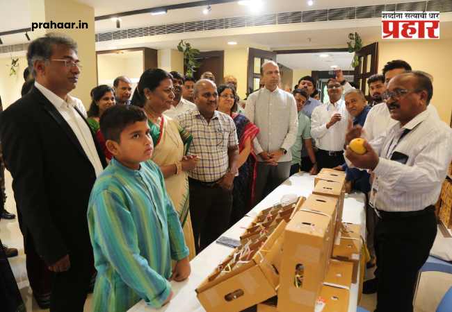 Konkan Hapus’ Fills Delhi : दिल्लीत ‘कोकण हापूस’चा सुगंध! निवासी आयुक्त आर. विमला यांच्या हस्ते आंबा महोत्सवाचे दिमाखात उद्घाटन