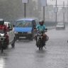 Pune Rain : पिंपरी चिंचवडच्या पहिल्याच पावसात झाडं कोसळली, वाहतूक विस्कळीत; ऐन ऑफिस सुटण्याच्या वेळेला नागरिकांची धावपळ