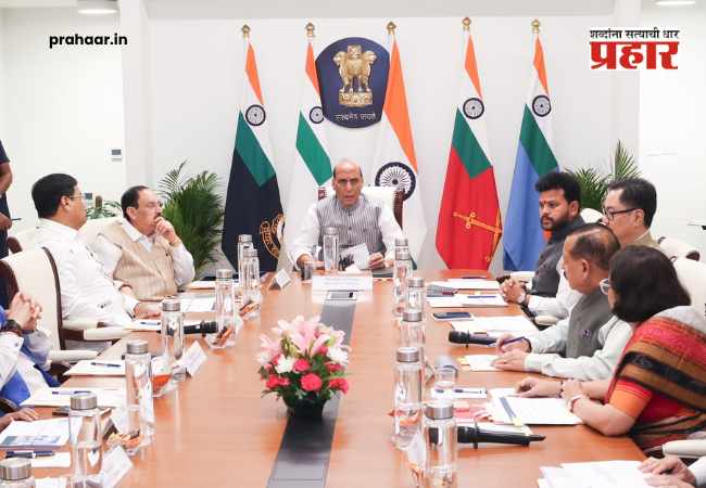 Rajnath Singh : जागतिक तणावाच्या पार्श्वभूमीवर मोदी सरकार अ‍ॅलर्ट मोडवर; राजनाथ सिंह यांच्या अध्यक्षतेखाली दीड तास बैठक