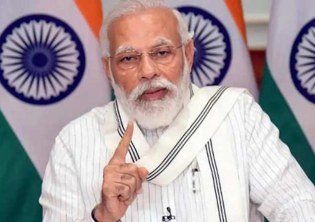 Prime Minister Narendra Modi : इंधन बचतीसाठी ताफा कमी करण्याची राज्यपालांची सूचना