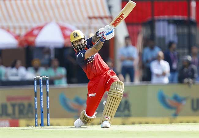 Virat Kohli : विराट कोहलीच्या नवव्यांदा ५०० धावा पूर्ण