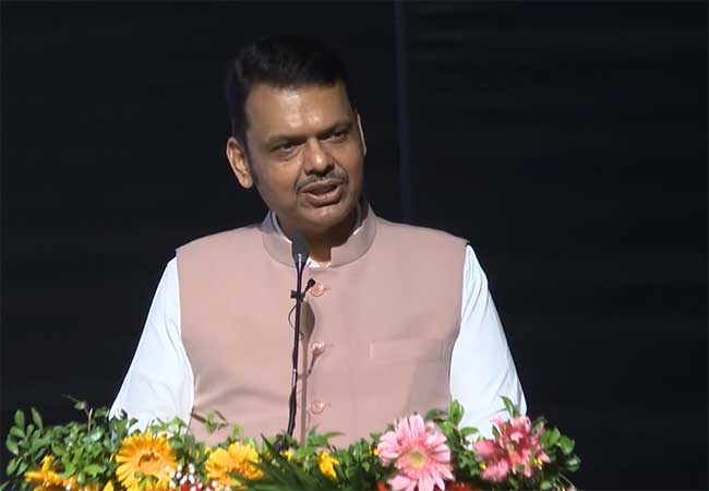 Modi : ‘पंतप्रधान मोदींचे काम पुस्तकात मांडणे कठीण’