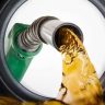 Petrol-Diesel Stock : देशात पेट्रोल-डिझेल, एलपीजी, नैसर्गिक वायू आणि कच्च्या तेलाचा पुरेसा साठा - केंद्र सरकार