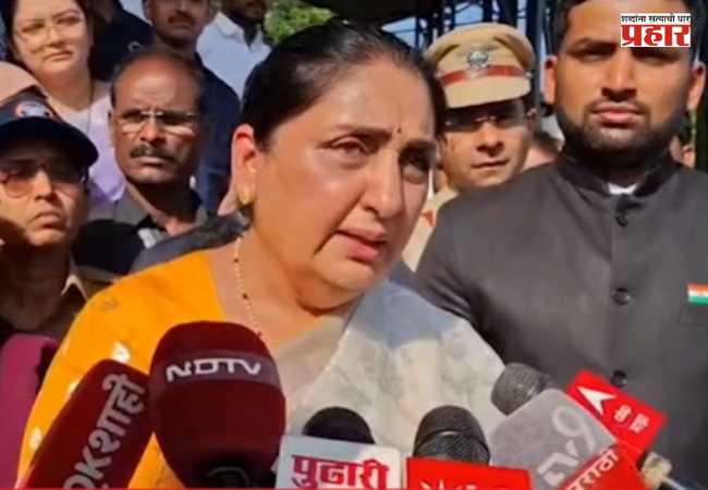 Sunetra Pawar : बीडमध्ये ध्वजारोहण करताना सुनेत्रा पवार भावूक, अजितदादांच्या आठवणीने पाणावले डोळे!