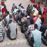 Bangladeshi Nationals Detained In Ahmedabad : गुजरातमध्ये अवैध स्थलांतरितांविरोधात मोठी कारवाई; अहमदाबादमधून १३१ बांगलादेशी नागरिक ताब्यात, १६० हून अधिक संशयितांची चौकशी सुरू