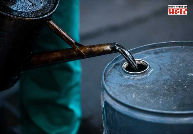 Crude Oil Prices : अमेरिका-इराण शांतता कराराचा तेल बाजारावर परिणाम; क्रूड ऑईल घसरलं, भारतात पेट्रोल-डिझेलचे दर काय?