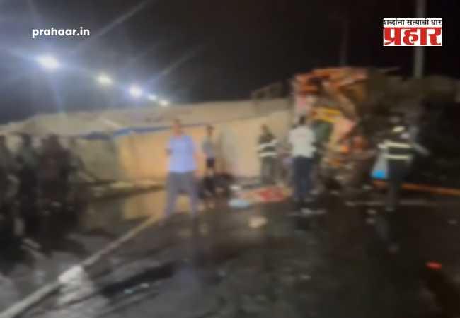 Mumbai-Pune Expressway : मुंबई-पुणे एक्सप्रेसवेवर दोन ट्रकचा चक्काचूर, कारची जोरदार धडक; २ जणांचा मृत्यू, ‘मिसिंग लिंक’ तासभर ठप्प!