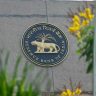 Reserve Bank Of India (RBI) : RBI ची मोठी कारवाई! पैसे काढण्यावर घातली मर्यादा, खातेदारांनी हे जाणून घ्या...
