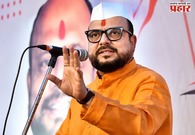 Minister Gulabrao Patil : एकनाथ शिंदेंनी दाढीवर हात फिरवला की ‘उबाठा’चे १४ आमदार फुटतील !