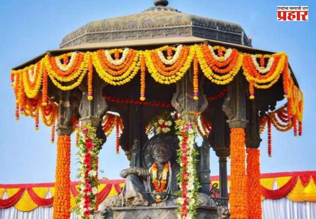 Chhatrapati Shivaji Maharaj’s Coronation Day : शिवमय झाला रायगड! राज्याभिषेक सोहळ्यासाठी रायगडावर लाखो शिवभक्तांची हजेरी