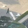 Plane Crashes : बीजिंगमध्ये हाहाकार! १७०० फुटी 'चायना झुन' टॉवरमध्ये घुसलं विमान