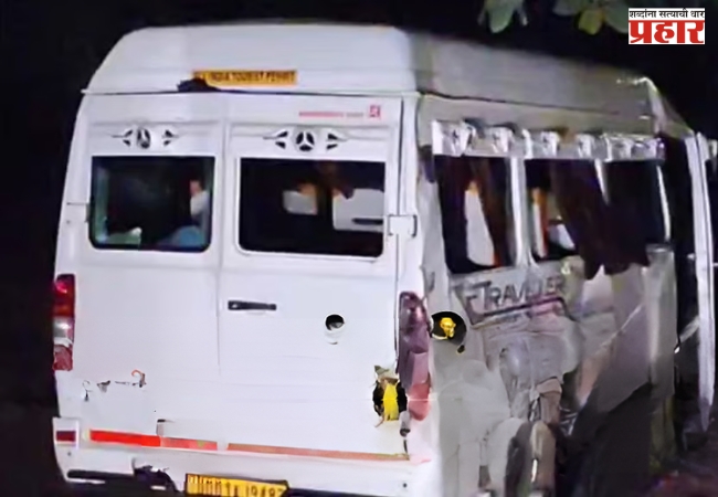 Thane Accident : शहापूर-मुरबाड मार्गावर मिनी बसचा भीषण अपघात; चालकाचा मृत्यू, तीन प्रवासी गंभीर जखमी