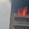 Noida Massive Fire : नोएडातील 12 व्या मजल्यावरील फ्लॅटला भीषण आग; रहिवाशांमध्ये घबराट