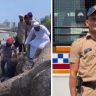Mumbai Police Video : मुंबई पोलिसांची कौतुकास्पद कामगिरी, आत्महत्या करण्यास गेलेल्या महिलेचे वाचवले प्राण, व्हिडिओ व्हायरल