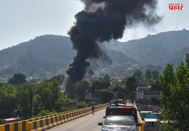पीओकेमध्ये मोठी दुर्घटना, पाकिस्तानचे लष्करी हेलिकॉप्टर कोसळले; 21 सैनिकांचा मृत्यू