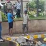 Thane : ठाण्यात कोरम मॉलसमोर जलवाहिनी फुटल्याने लाखो लिटर पाण्याची नासाडी