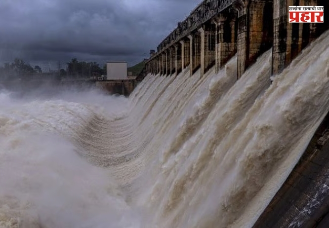 Nashik : नांदूर मध्यमेश्वर बंधाऱ्यातून पाण्याच्या विसर्गात वाढ; गोदावरीकाठच्या नागरिकांना सतर्कतेचा इशारा