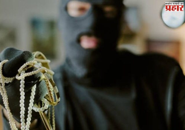 Raigad Crime :  सोन्याच्या दागिन्यांसाठी महिलेचे अपहरण करून खून; दोघांना अटक