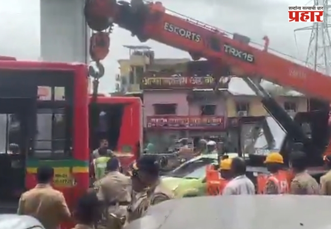 BEST Bus Accident : मानखुर्दमध्ये बेस्ट बसचा भीषण अपघात, एका वृद्धाचा मृत्यू, अनेक जण जखमी