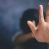 Beed Crime : धक्कादायक! डोळ्यात लिंबू पिळून विवाहितेचा छळ; माहेराहून पैसे आणण्यासाठी अमानुष अत्याचार