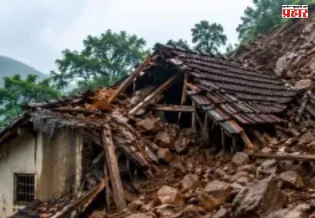 Pune Landslide : पुण्यातील मावळ तालुक्यात घरावर दरड कोसळली; कुटुंब अडकल्याची भीती, NDRFचे बचावकार्य सुरू