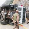 जम्मू-काश्मीर : सीआरपीएफचे वाहन उलटले; सहा जवान जखमी