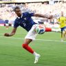 FIFA World Cup 2026 : फ्रान्सची उपांत्यपूर्व फेरीत धडक! व्हीएआर निर्णयानंतर किलियन एम्बाप्पेच्या पेनल्टी गोलने पराग्वेचा पराभव