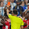 FIFA2026 : 'VAR' आणि हाय-टेक नियमांचा फुटबॉलवर वाढता प्रभाव; चाहत्यांमध्ये आणि खेळाडूंमध्ये संभ्रम